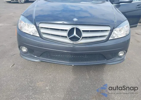2009 Mercedes-Benz C 350 Sport z USA, uszkodzony, nr VIN WDDGF56X19R061984